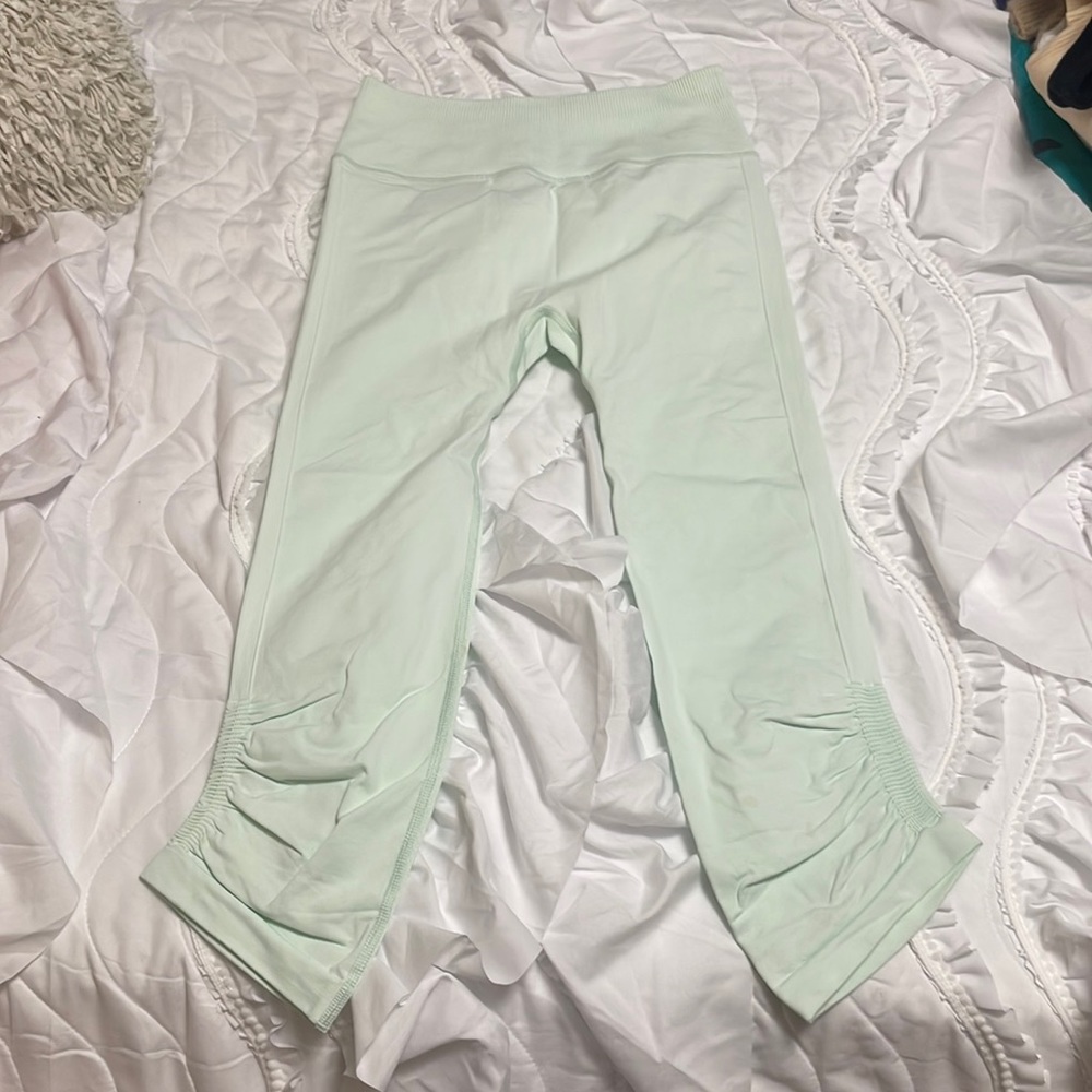 Lululemon cropped leggings